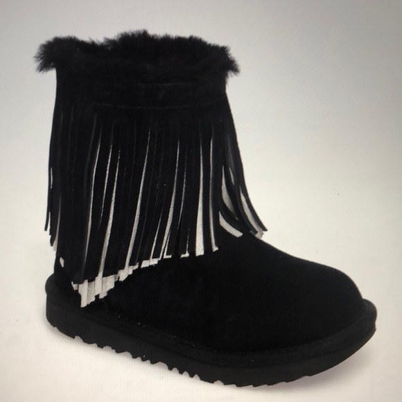 UGG Other - Ugg Classic short fringe